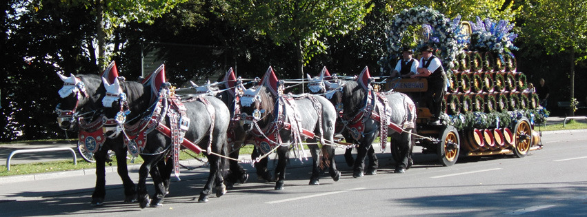 Oktoberfest-Löwenbräu-Gespann FB-Banner Oktoberfest-Löwenbräu-Gespann FB-Banner