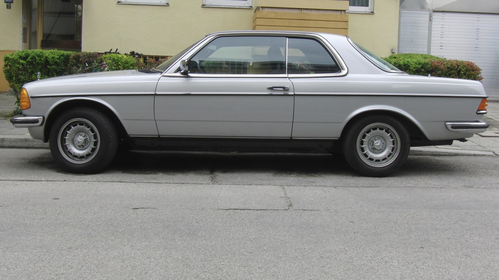 Mercedes 280 CE Mercedes 280 CE