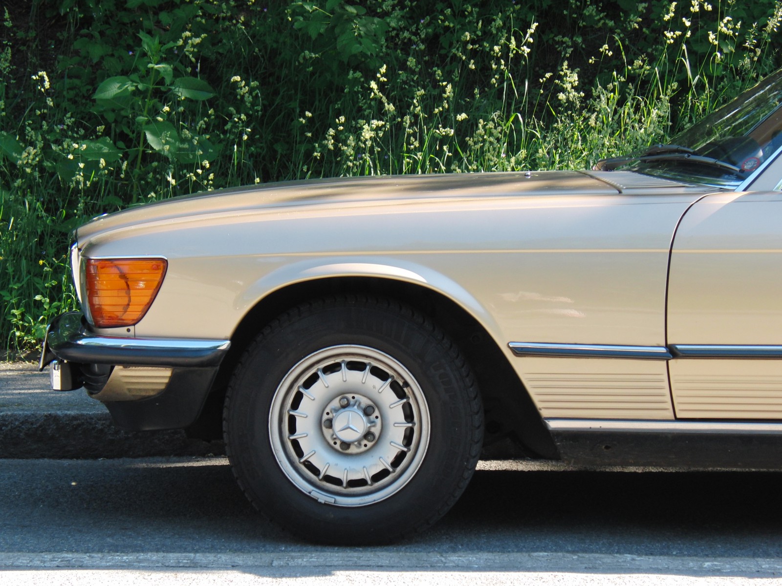 Vorderrad Mercedes R 107 Vorderrad Mercedes R 107