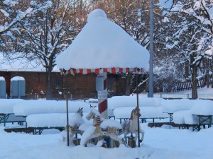 Kleines Karussell im Schnee Kleines Karussell im Schnee