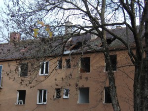 Abrisshaus mit Dachschaden Abrisshaus mit Dachschaden