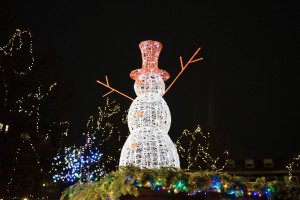 Lichtschneemann am Weihnachtsmarkt Lichtschneemann am Weihnachtsmarkt