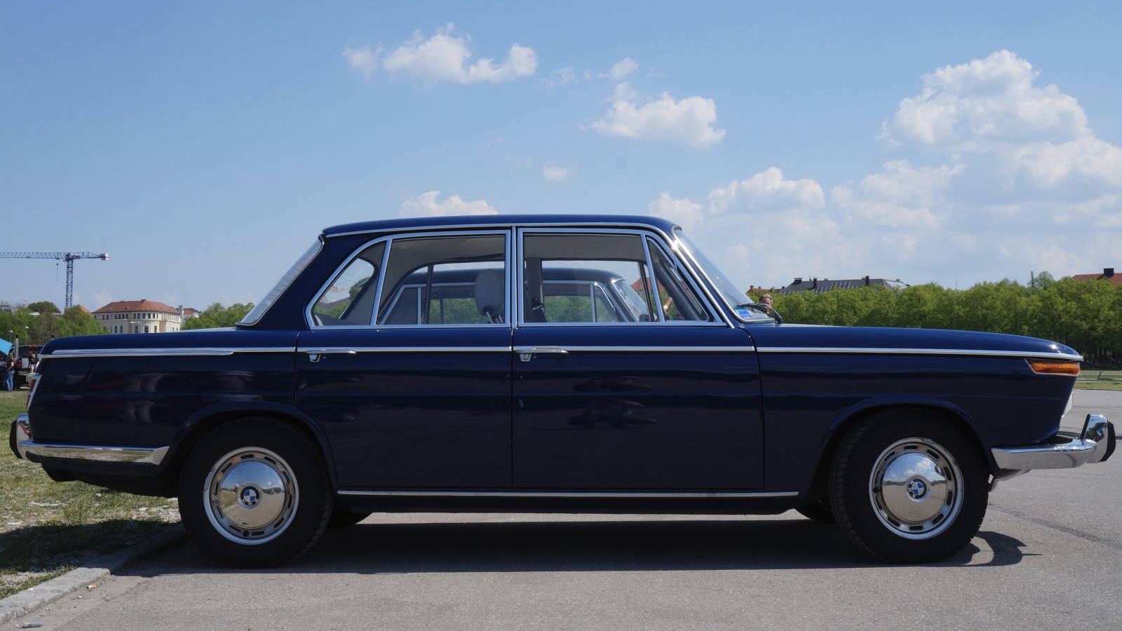 BMW 2000 (E 121) dunkelblau BMW 2000 (E 121) dunkelblau