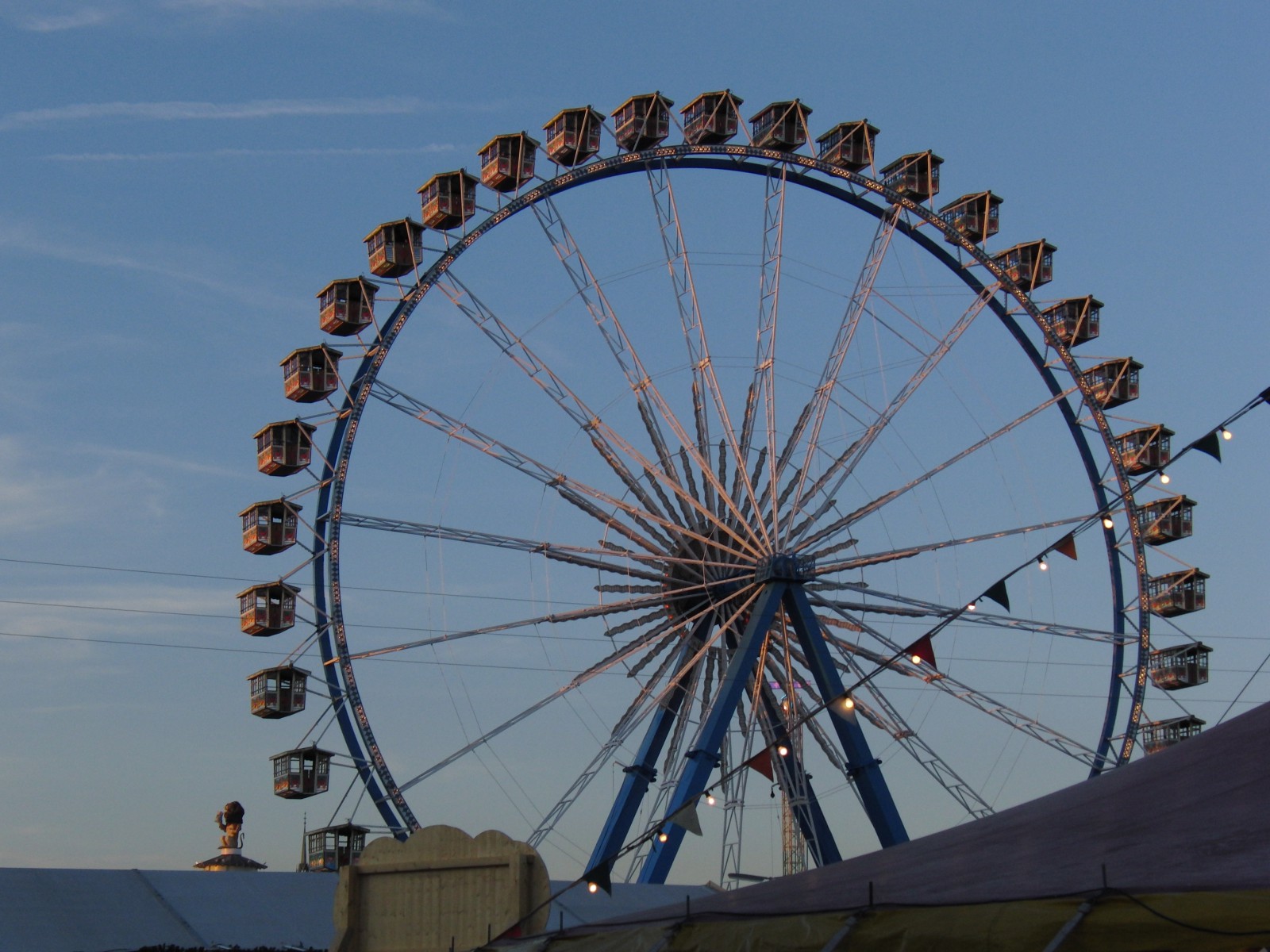 Riesenrad auf dem Oktoberfest Riesenrad auf dem Oktoberfest