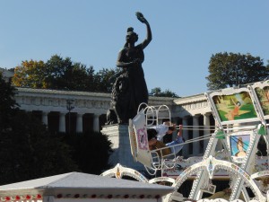 Schiffschauckel auf der oide Wiesn Schiffschauckel auf der oide Wiesn