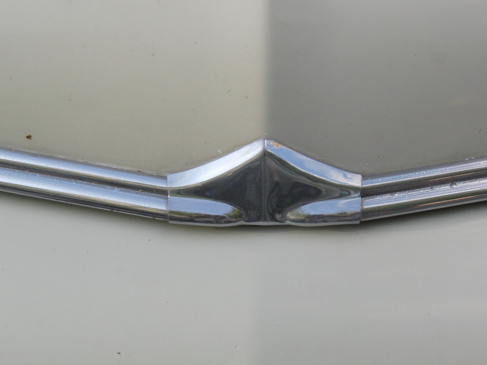 Motorhaubenchrom Volvo 544 Motorhaubenchrom Volvo 544