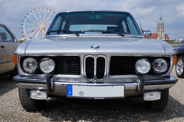 BMW 3.3 Li Frontansicht